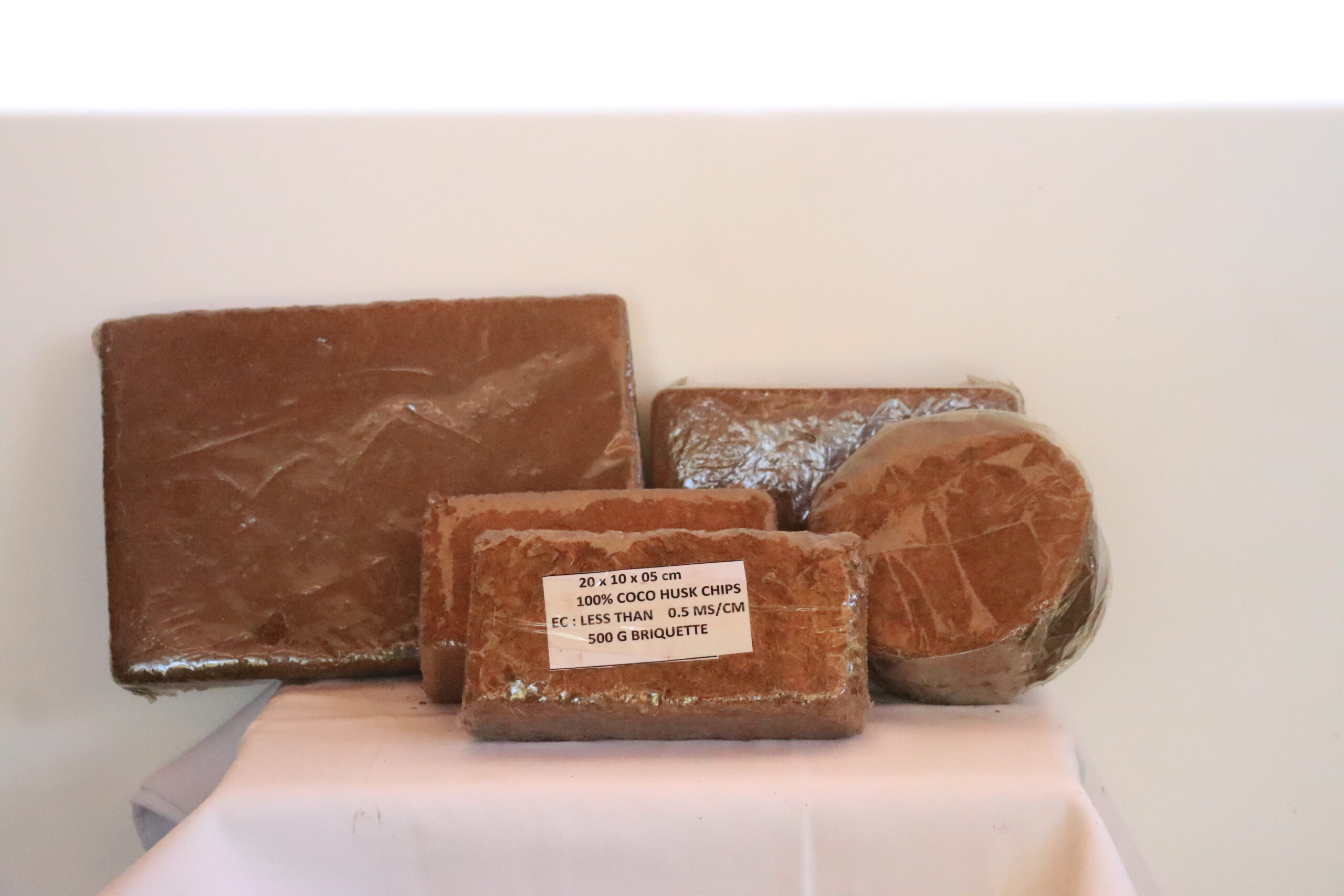 Cocopeat and Cocochip Briquettes and Blocks - Image 3